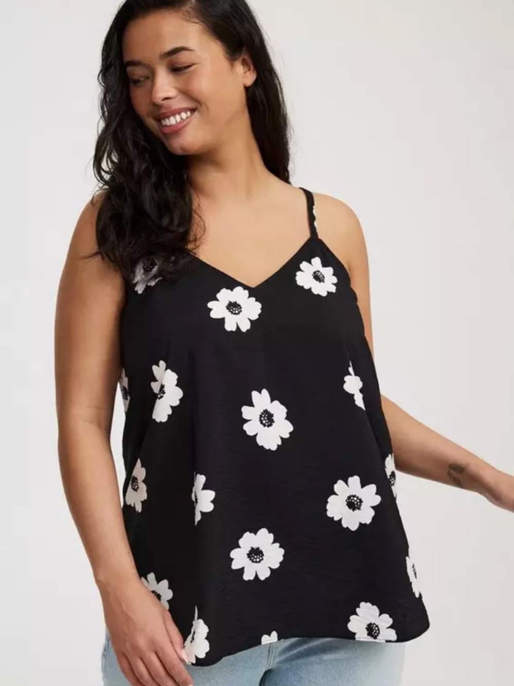Torrid Sophie Swing Cami Angela Floral Deep Black and White Cloud Dancer Size 1X